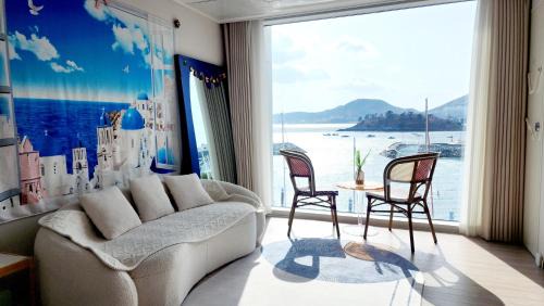 Yeosu Apartment | The castle ocean suite