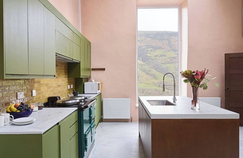 Capel-Y-Ffin House | The Castle, The Black Mountains, Wales