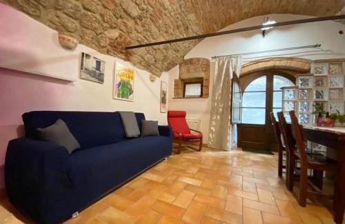 Sarteano House | The Cave