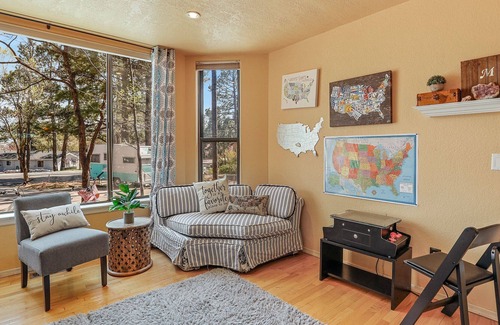 Swiss Manor House | The Cedar House - Flagstaff