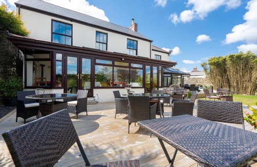 Redruth Ski Chalet | The Cedars