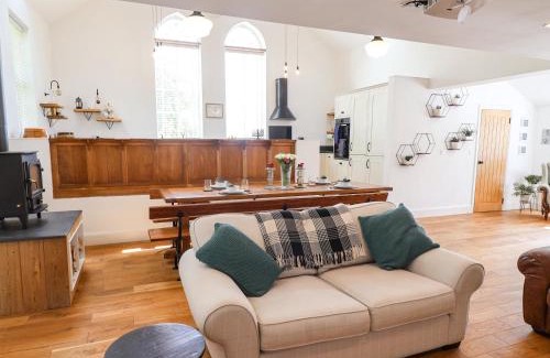 Holestone Moor House | The Chapel