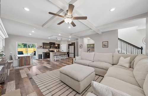 Clarksville House | The Charcoal Cottage (1147 Eagles View Dr)