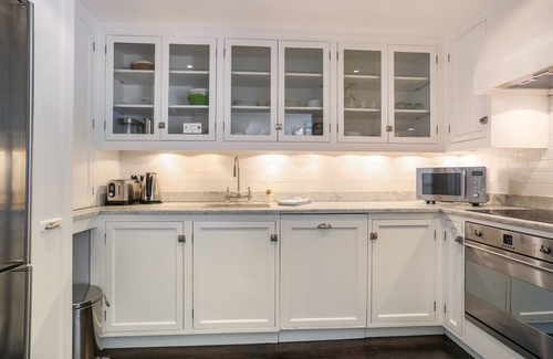 Earl's Court Apartment | The Charming Apartment definitely has the ‘wow’ factor you are looking for!