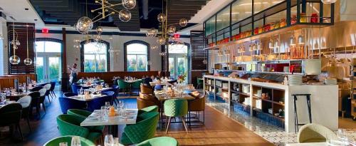 East Brunswick Hotel | The Chateau Grande Hotel