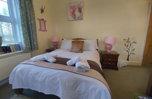 Britford House | The Cheesehouse - Seven ensuite bedrooms