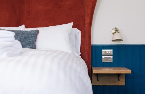 Woolmer Green Hotel | The Chequers Inn