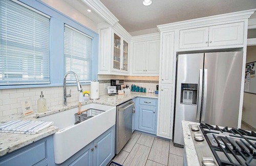 Rountree Apartment | The Cherry St House [Main Floor]