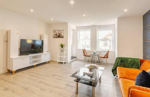 Headington Apartment | The Chic Nexus Apartment 2023 New-Build