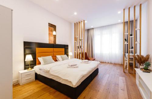 Old City Apartment | The Chic One, Unirii Square View