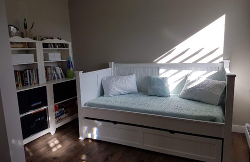 Central Okanagan Bed & Breakfast | The Chirping Cricket Bed & Breakfast