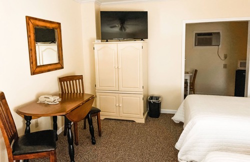 Whitehall Apartment | The Classic 2 Bed @ The Maple Tree Inn
