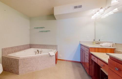 Cloverdale House | The Cliff House