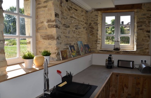 Sainte-Honorine-du-Fay House | The Clos BRETTEVILLE, Live in the countryside, near an old castle!