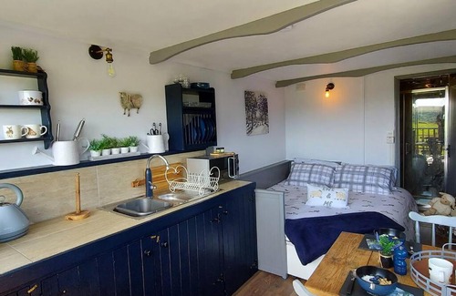 Lydford House | The Cloves Farm Shepherd’s Hut