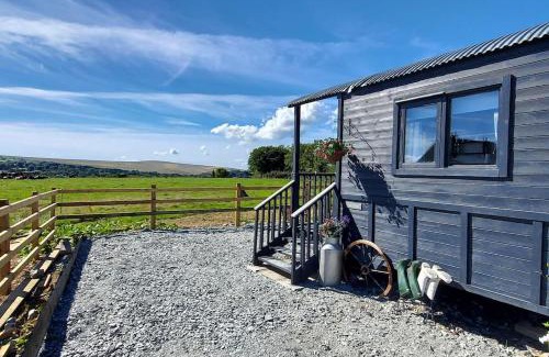 Lydford House | The Cloves Farm Shepherd’s Hut