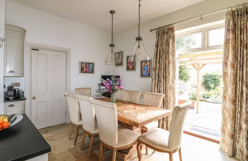 Burton Coggles House | THE COACH HOUSE, family friendly, with pool in Burton Coggles