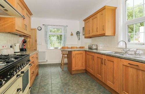 Dawlish House | THE COACH HOUSE, family friendly, with open fire in Teignmouth