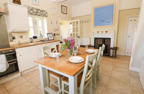 Chale Cottage | THE COACH HOUSE, family friendly, luxury holiday cottage in Chale