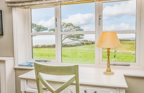 Chale Cottage | THE COACH HOUSE, family friendly, luxury holiday cottage in Chale