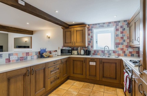 Pevensey Other | The Coach House - Farmhouse with Private Reservoir & Lake - Sleeps 4