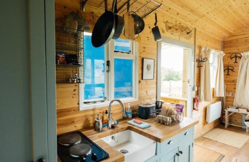 Cholderton Apartment | The Coach House