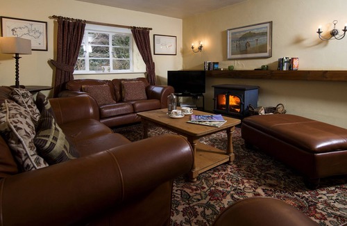 Rhyd-y-clafdy Cottage | THE COACH HOUSE, pet friendly, character holiday cottage in Pwllheli