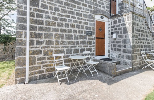 St. Florence Apartment | THE COACH HOUSE, pet friendly, with pool in St Florence