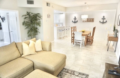 Bella Vista Condo | The Coastal Haven Walk To Beach! REMODELED