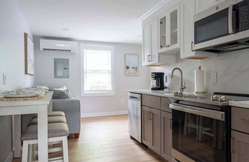 Newport House | The Coastal Suite Sum