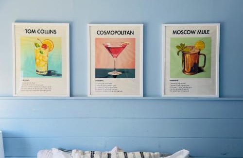 Sandusky Hotel | The Cocktail Cabin! 2 Miles to Cedar Point