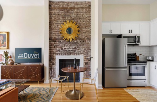 Cannonborough Elliotborough Apartment | The Cocktail Soiree | 4 Bedrooms | King Street!