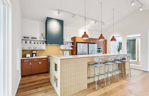 Lower Ninth Ward Hotel | The Cocodrie | Private 12BR Hotel - Pool, Spa