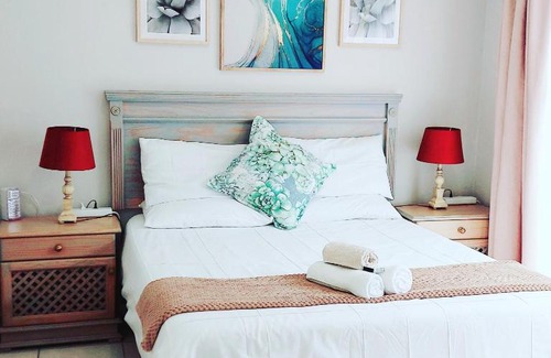 Kidd's Beach House | The Coelacanth Guest House And Beach Thyme Self Catering