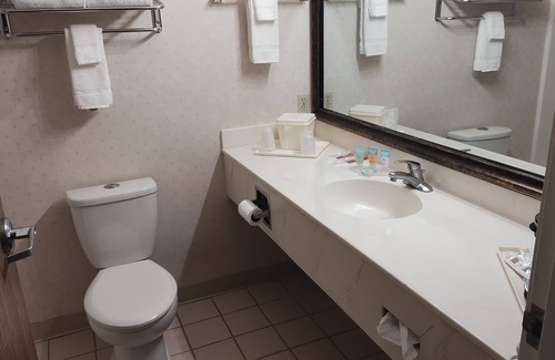 Tumwater Hotel | The Colony Inn