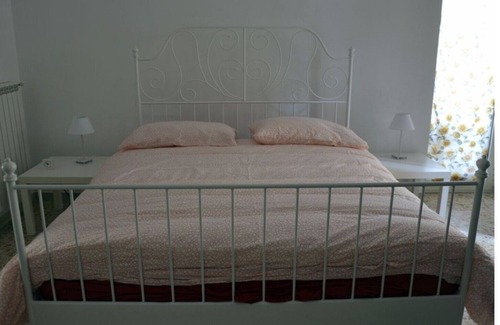 Arenella Bed & Breakfast | THE COLORS OF SALVATOR ROSA - Red Room