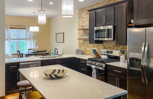 La Crosse House | The comforts of home, while you work