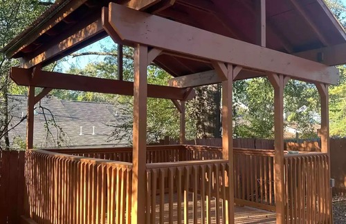 Clinton House | The Comic House