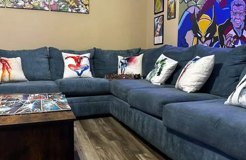 Clinton House | The Comic House