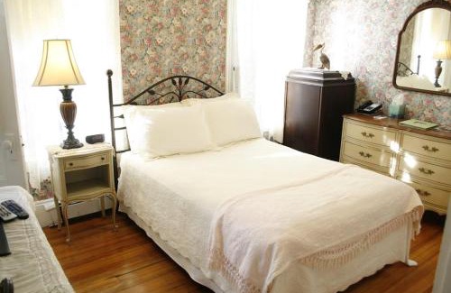 Coolidge Corner South Side Hotel | The Coolidge Corner Guest House: A Brookline Bed and Breakfast