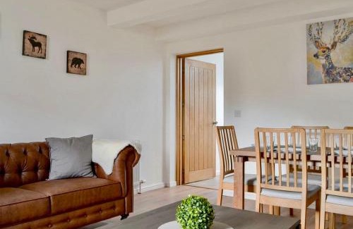 Strathcarron House | The Coolins cottage with wood burner