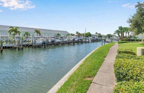 Coquina Key Apartment | The Coquina Cottage Oceanside + Resort Amenities