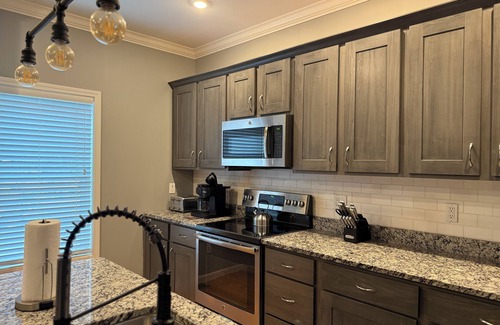 Lewisburg House | The Corner at SJ - Cozy + Modern Retreat in Lewisburg