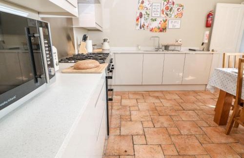 Broadway House | The Cottage at Broadway