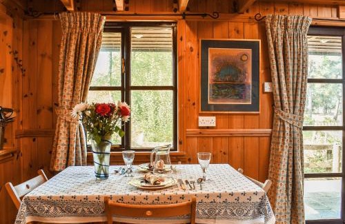 New Forest District House | The Cottage At Dockens Water