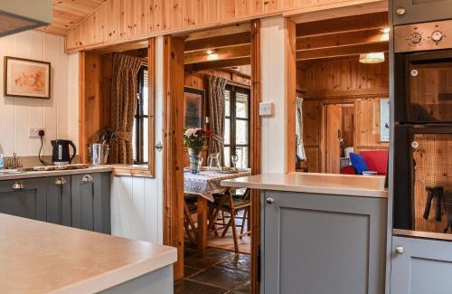 New Forest District House | The Cottage At Dockens Water