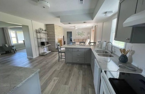 Auburn House | The Cottage at Edgewood