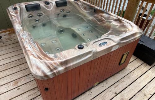 Siloam Springs House | The Cottage at Ironwood Retreats