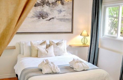 East Hill Cottage | The Cottage at Pottery Manor