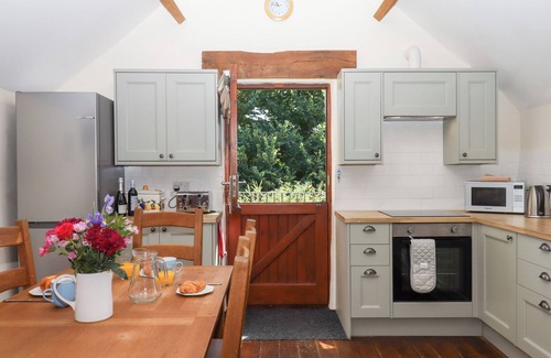 East Portlemouth Cottage | THE COTTAGE, pet friendly, with pool in Sampford Courtenay